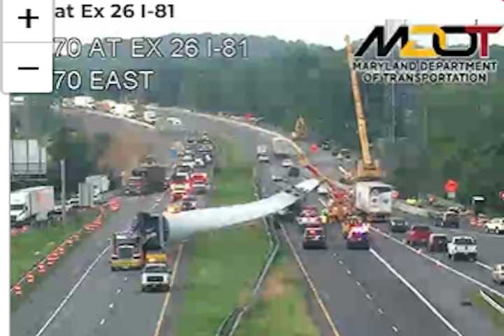 Wind Turbine Blade Falls Off Truck, Blocks I-70 In Hagerstown: Traffic Nightmare Ensues