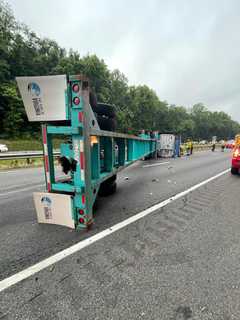 Overturned Tractor-Trailer Snarls I-270 Traffic During Maryland Commute (PHOTOS)