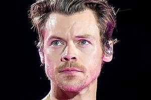 Harry Styles Collapses On Stage, Stunning Concertgoers: Watch