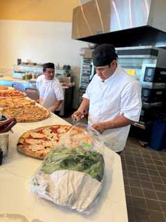 Fast-Casual Pizzeria Opens At Cross County Center In Yonkers