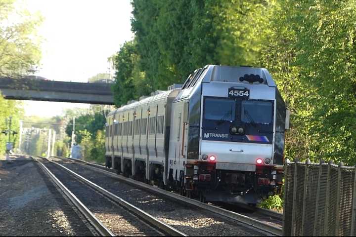 Man Struck, Killed By Train In Middletown, NJ Transit Says (UPDATE)