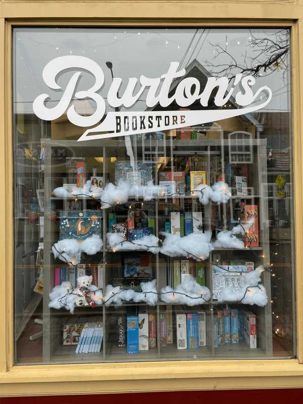 Best Bookstore On Long Island In 2024: Burton's Bookstore