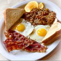 <p>"Mr. Geez is the best. The food is always fresh and delicious. Never disappoints," said a Readers' Choice voter.</p>