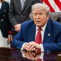 Trump's Tariffs Temporarily Reinstated After Appeals Court Blocks Two Rulings