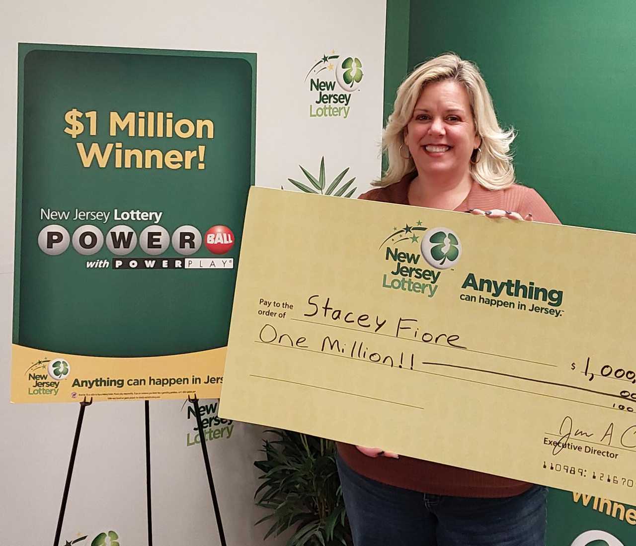 Amazing! Powerball Winner Takes Home $503 Million (Aug 11) - 0ogribu