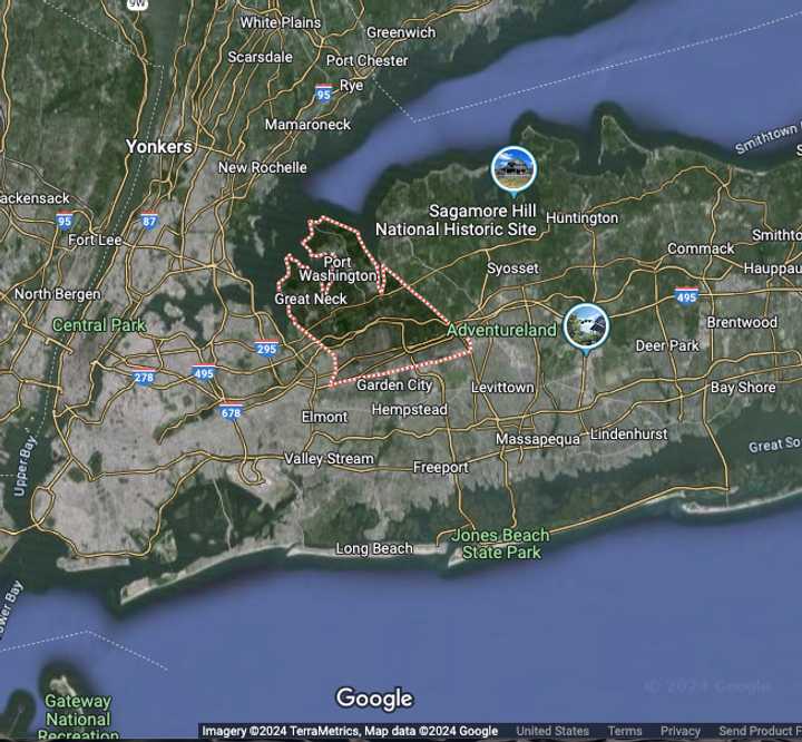 North Hempstead (outlined in red) is made up of dozens of villages and hamlets, including Garden City, Manhasset, Great Neck, Kings Point, Old Westbury, and Roslyn.