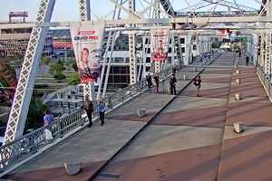 Video Shows Bon Jovi Talk Would-Be Bridge Jumper Off Ledge In Nashville