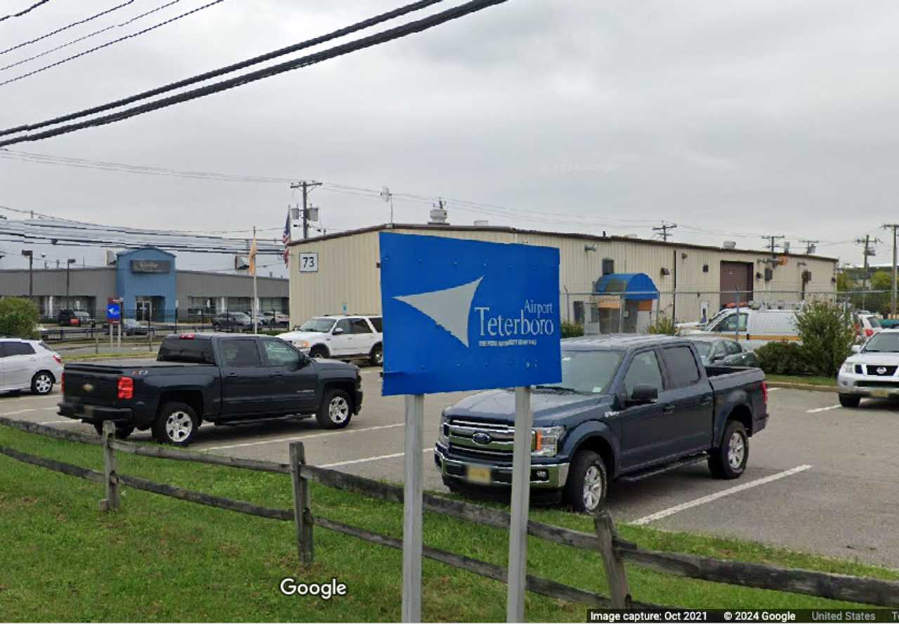 Small Plane Taxis Into Teterboro Airport Building FAA Saddle BrookElmwood Park Daily Voice