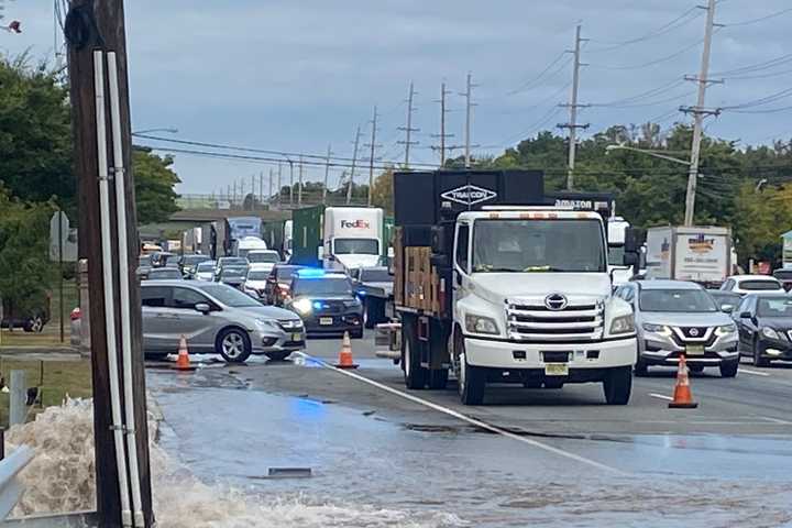 Water Main Break Floods Portion Of Route 17 In Paramus