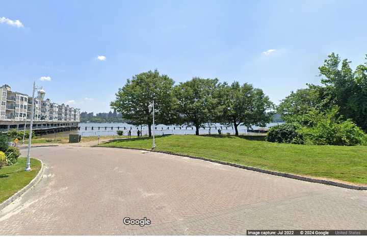 Hudson Riverfront walkway in Edgewater.