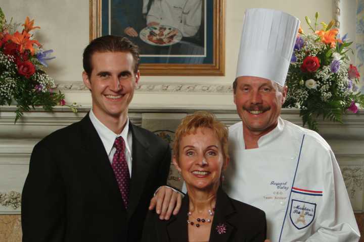 'Greatest Customers In The World:' French Restaurant Closing After 36 Years In Bergen County