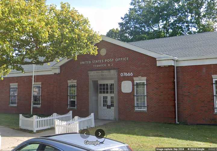 Teaneck post office.