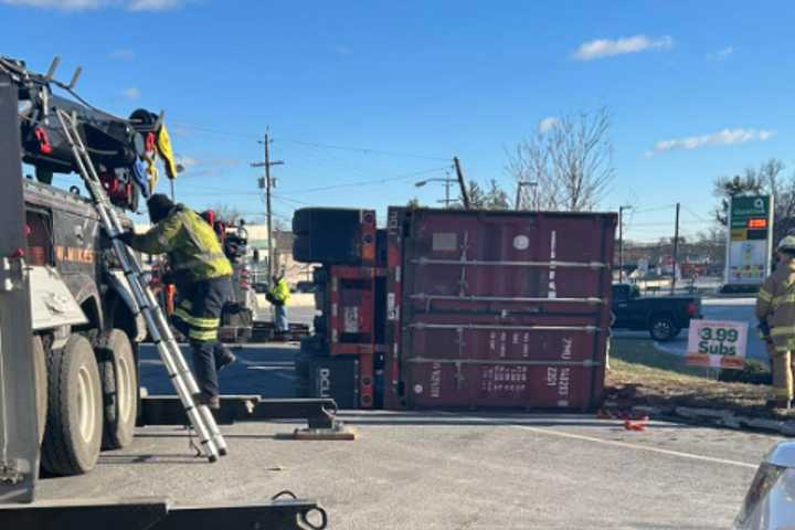 Overturned Truck Closes Lanes On Route 202: NJDOT