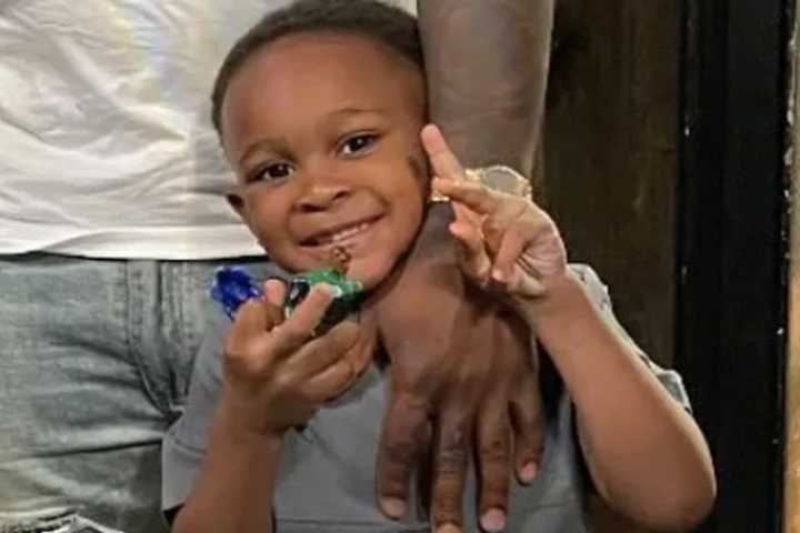 Dad Kills Son, 4, On Christmas Eve In Baltimore Before Shooting Himself: Police