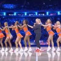 Amy Schumer Pulls Off Ultimate Halftime Surprise With Knicks City Dancers