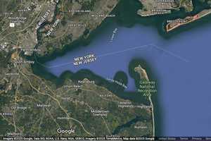 Search Continues For Missing Boater, 3 Dead After Vessel Capsizes Off NYC