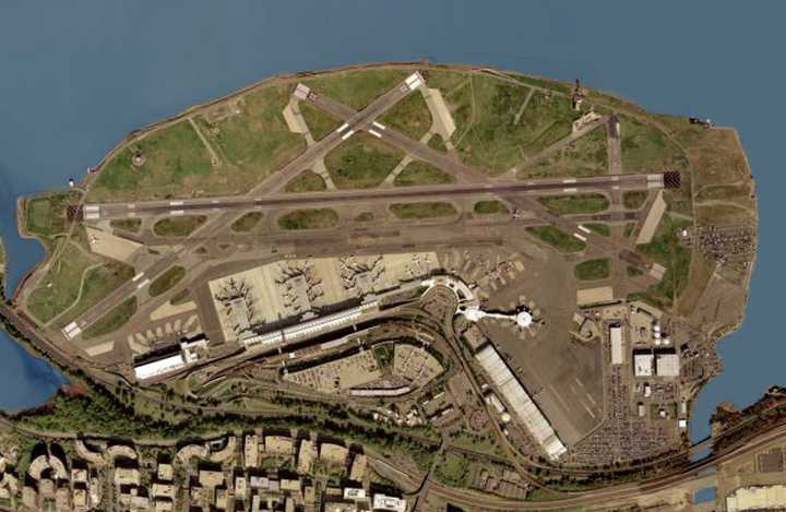 Delta Flight Has Near Miss With Air Force Jet After Takeoff From Reagan