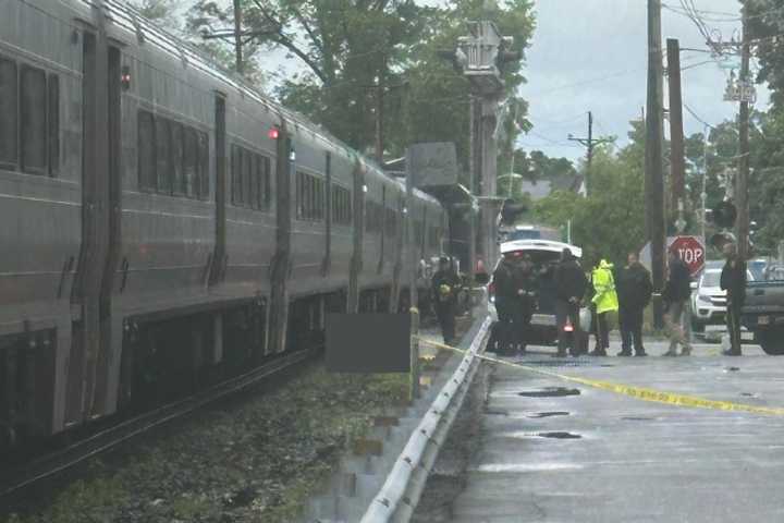 Man Struck, Killed By NJ Transit Train In Hackensack: Officials