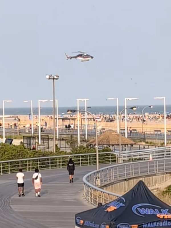 VIDEO: Police Copter Moves In On 500 Rowdy Teens Swarming Long Island Beach For Senior Skip Day
