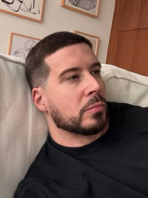Vinny Unveils AI Girlfriend — And She Looks Awfully Familiar