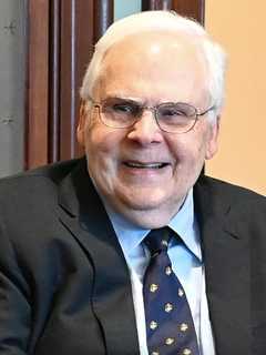 Yale Grad Fred Smith, Billionaire FedEx Founder, Dies