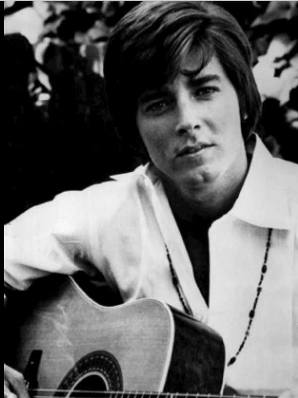 Iconic Teen Idol Bobby Sherman Dies
