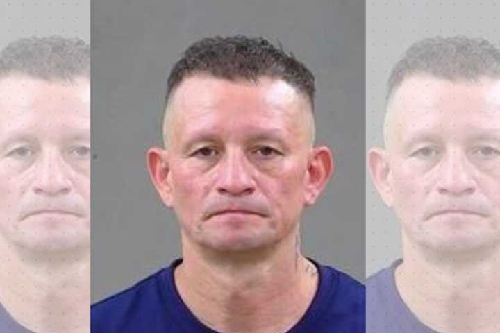 Macy's Shoplifter Bites Staff, Pulls Knife At Willowbrook Mall: Police