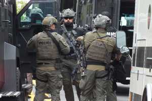 Nearly 3-Hour SWAT Standoff Ends Peacefully In Park Ridge: Police