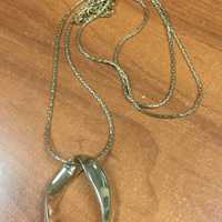 <p>Police are looking for anyone who may recognize this jewelry that was stolen from a gravesite in Killingly.</p>