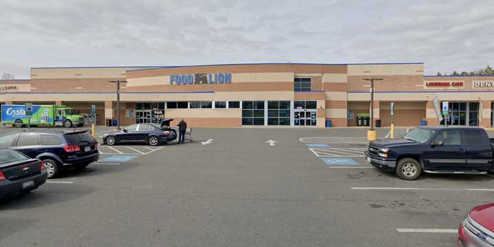 Food Lion at 6306 Hoadly Road in Manassas