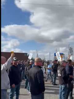 Longshoremen Strike: Hundreds Of NY, NJ Dockworkers On Picket Lines