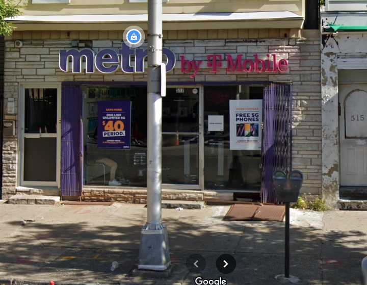 Metro PCS in Elizabeth.