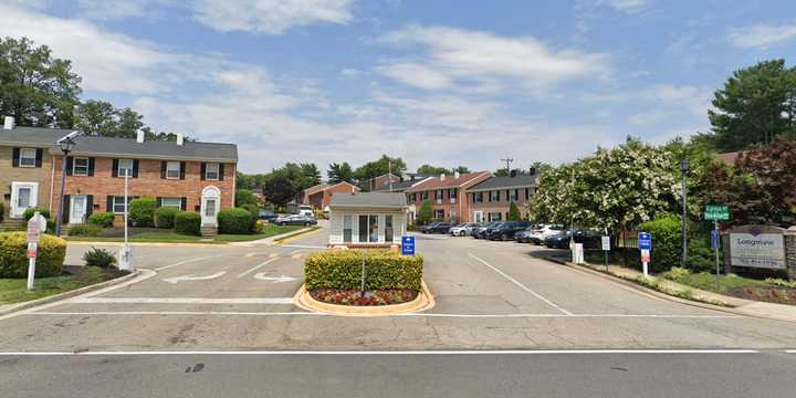 Longview Apartments in Woodbridge