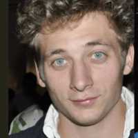 'The Bear's' Jeremy Allen White Spotted At Hoboken Bookstore