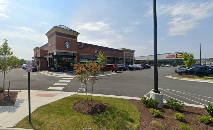 44185 Ashbrook Marketplace Plaza, Ashburn, VA