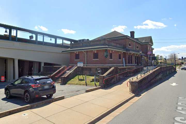 Man Fatally Struck By Amtrak Train In Virginia, Police Investigating (DEVELOPING)