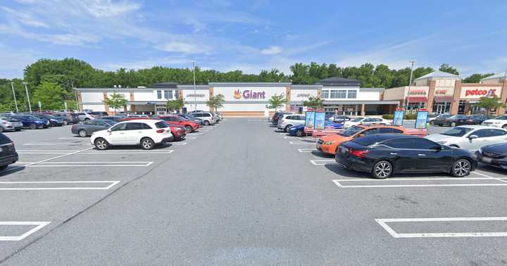 Giant Food store located in the 15000 block of Old Columbia Pike in Burtonsville