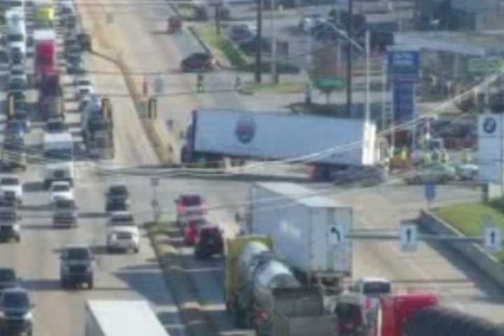 Crash Blocks Route 30 Lanes, Causes Major Delays In Lancaster County