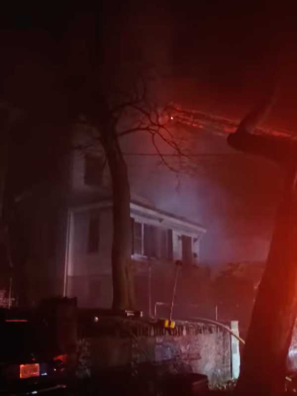 Fire At Mount Vernon Home Displaces Residents In Cold Weather (DEVELOPING)