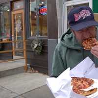 <p>Dave Portnoy at Matthew's Pizzeria in Baltimore.
  
</p>