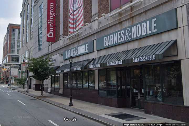 Barnes & Noble To Close Location In White Plains: Here's When