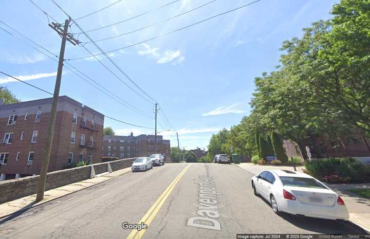 The robbery happened in the area of 10 Davenport Ave. in New Rochelle, pictured above. 