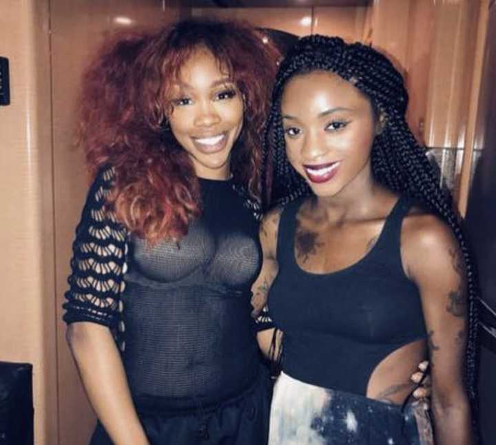 Leah Javon aka Taleah McKnight (right) with Sza (left)