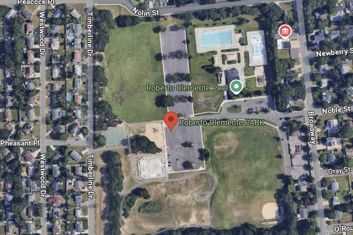 Teen Stabbed In Wooded Area Of Roberto Clemente Park: Police