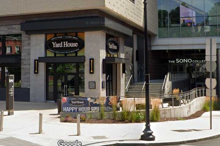 Popular Sports Chain Restaurant Abruptly Closes In Norwalk's SoNo Collection