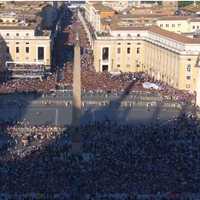 <p>A wide view of the massive crowd at the Vatican.</p>