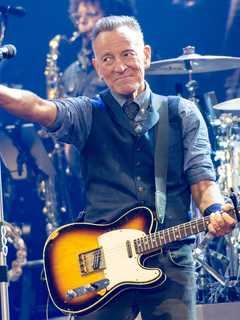 Bruce Springsteen Attacks 'Corrupt, Incompetent, Treasonous' Trump Administration At Concert