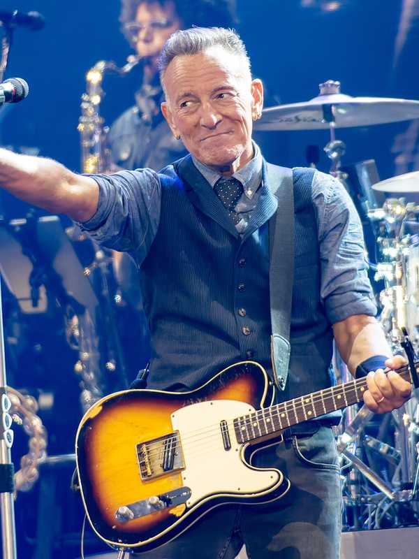 Bruce Springsteen Attacks 'Corrupt, Incompetent, Treasonous' Trump Administration At Concert