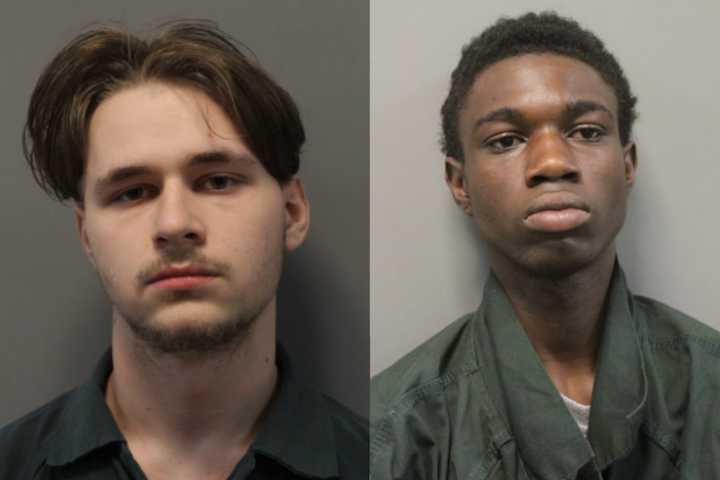 Teens Held At Gunpoint, Forced To Withdraw Cash Before Robbers Flee In DMV, Police Say