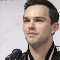 Get Paid To Play FBI, SWAT, Or Sports Fan In Pete Davidson, Nicholas Hoult Movie Filming In PA